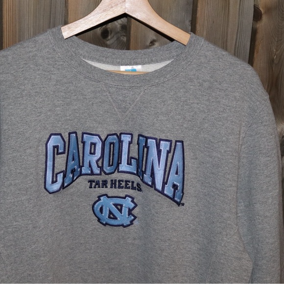 ❗️ Vintage Carolina NCAA Crewneck Size M❗️ - Picture 2 of 2